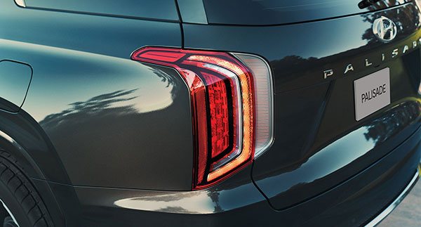 2020-hyundai-palisade-design-features-3-taillights